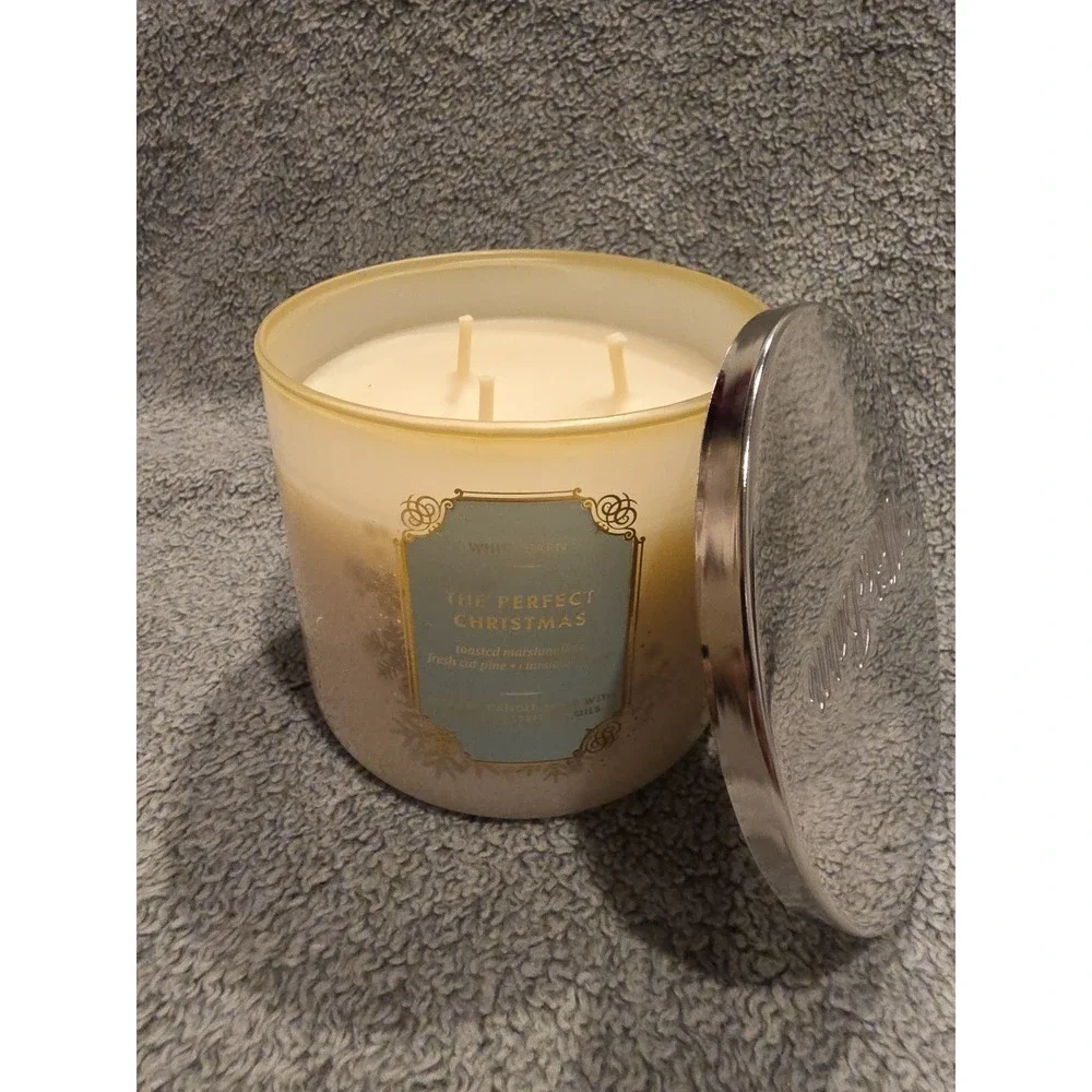 Bath & Body Works  White Barn 3 Wick Candle The Perfect Christmas - Picture 2 of 3